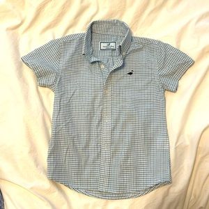 Like new shirt sleeve dress shirt from Properly Tide. classic fit size 5